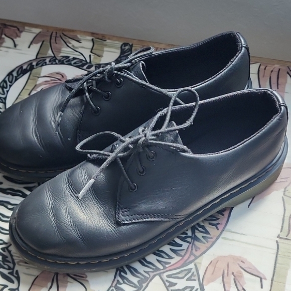 Dr Martens 1461 3-Eye Gibson Flat Shoes - Picture 3 of 5